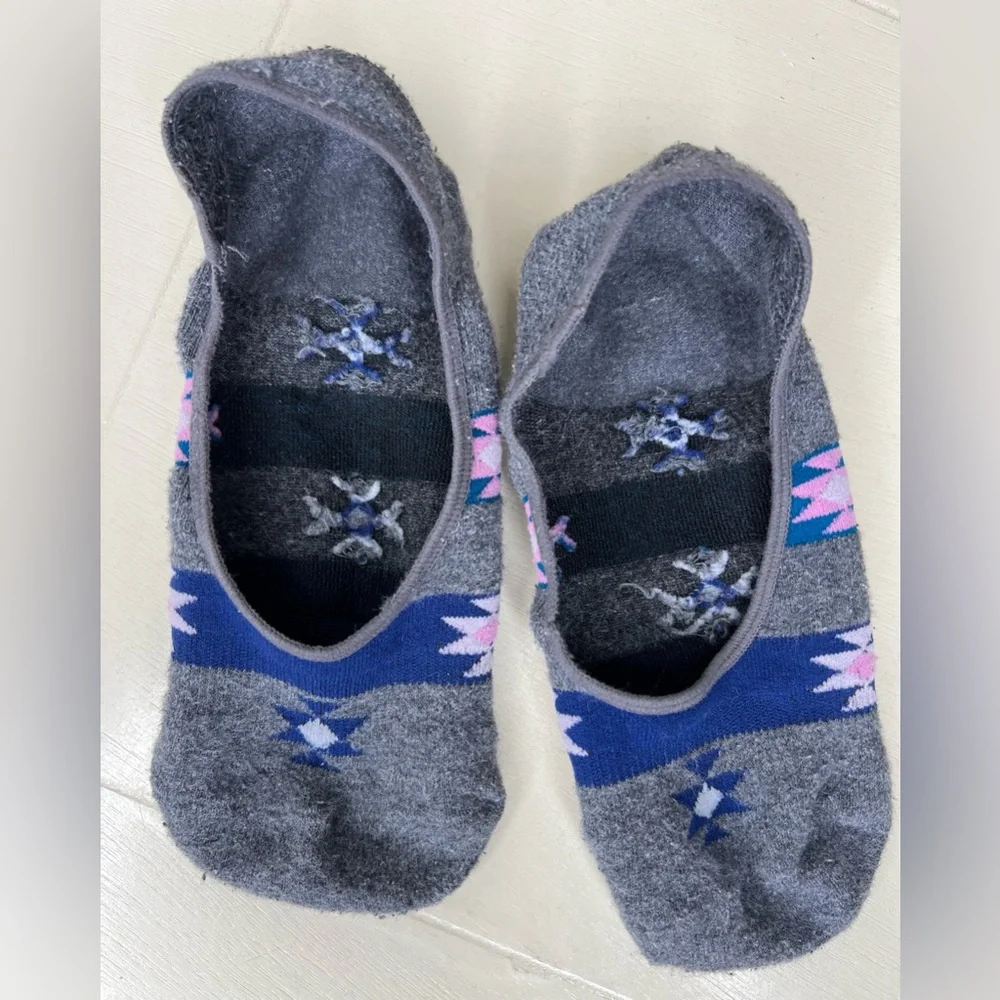 Richer Pooer No Show Socks